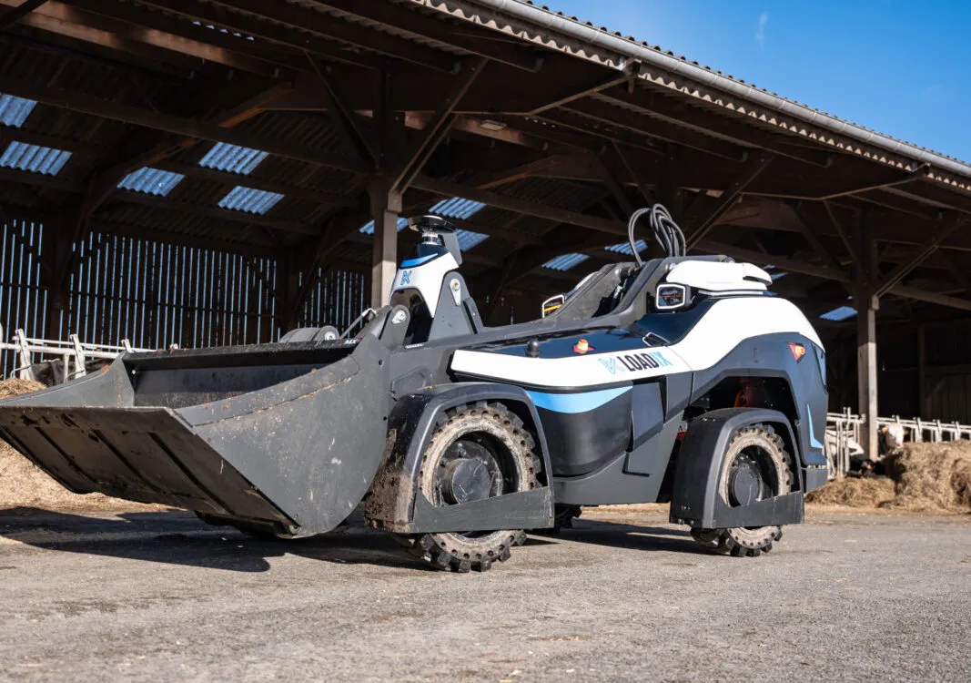 Loadix robot from Manurob in a farm