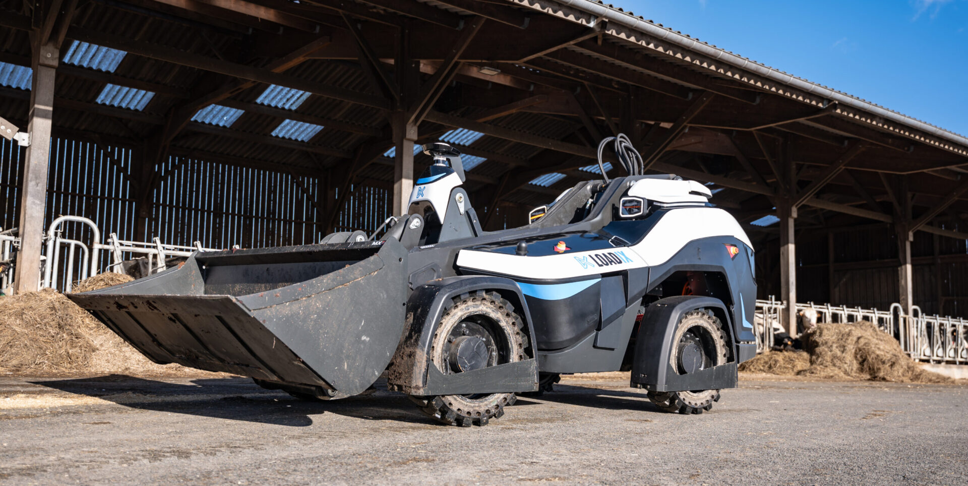 Loadix robot from Manurob in a farm