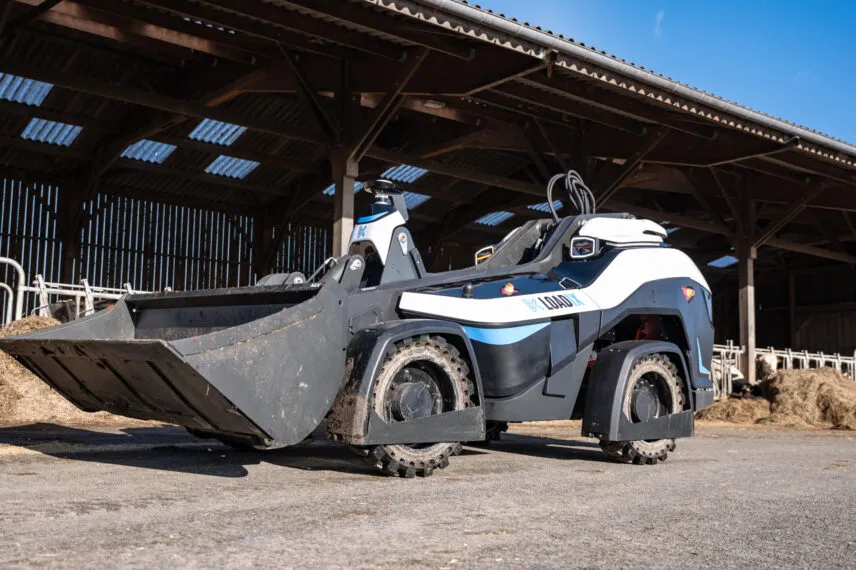 Loadix robot from Manurob in a farm