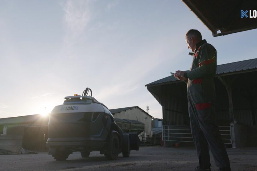 Loadix autonomous farm robot with Loadix Connect control